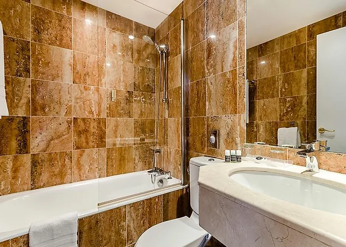 Отель Exe Centre 3*